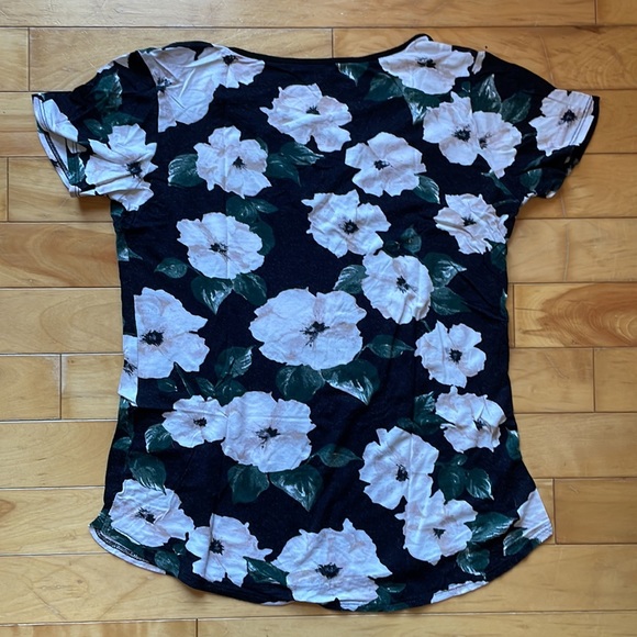 Dynamite black with pink flowers T-shirt - Picture 2 of 3